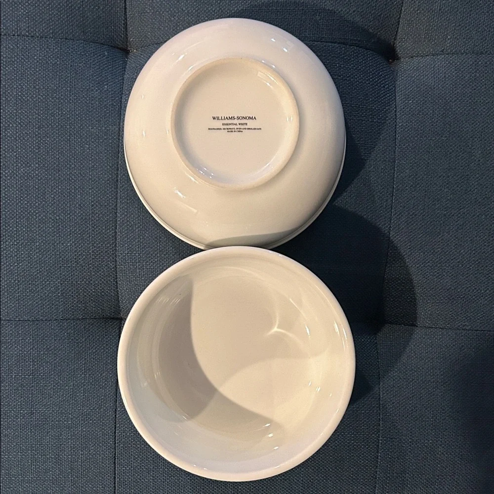 Williams Sonoma White Ceramic Bowls cereal oatmeal ice cream, set of two